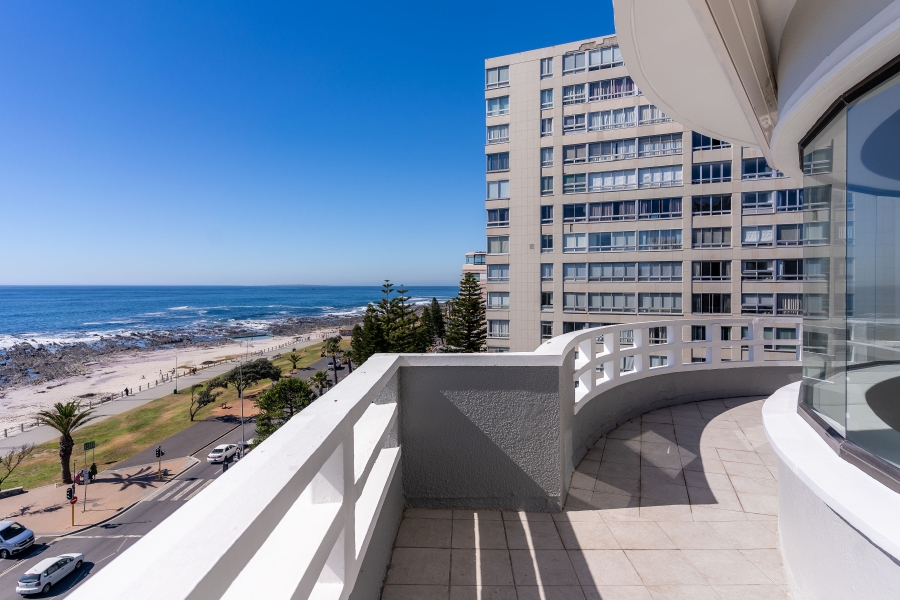 3 Bedroom Property for Sale in Sea Point Western Cape
